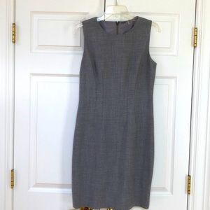 ELIE TAHARI Grey Wool dress - size 6. EUC